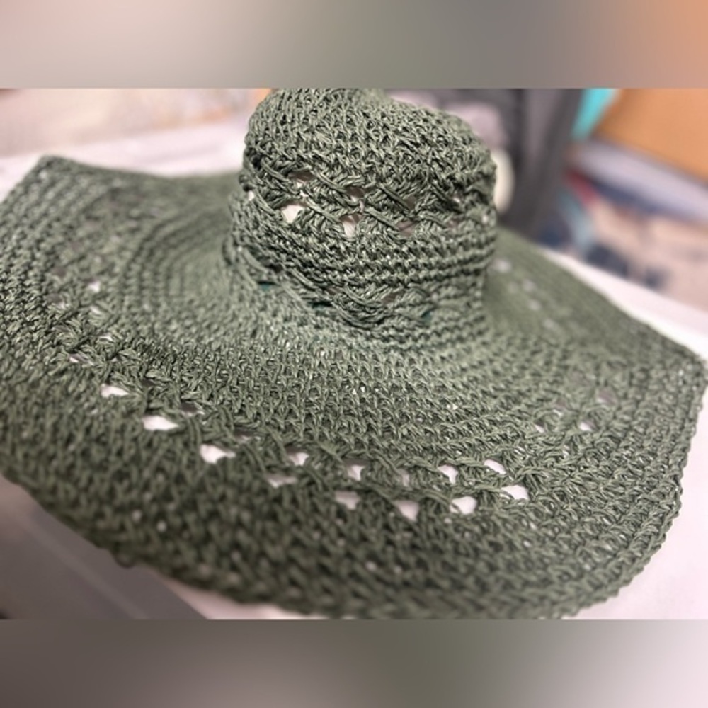 NWT Aerie Olive Crochet Sun Hat